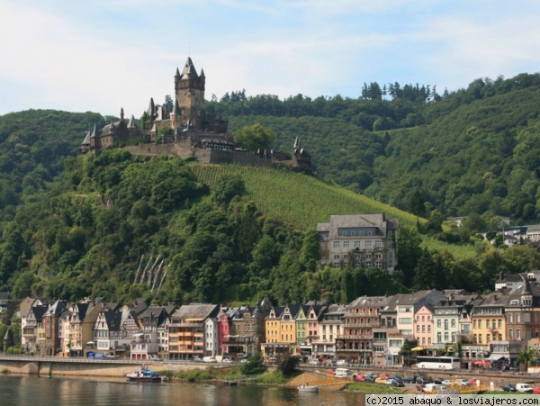 Cochem, Alemania
El castillo y pueblo de Cochem en la ruta del Mosela, Alemania
