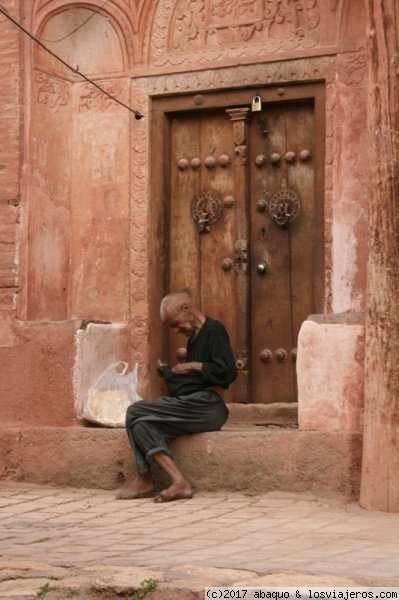 Mendigo iraní
Un mendigo en Abyaneh, Irán
