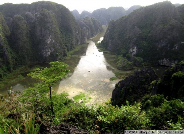 Tam Coc Vietnam
Vista de Tam Coc desde el mirador de Mua Cave, en las afueras de Nin Bin
