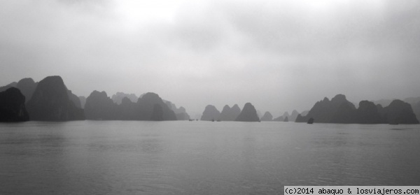 Ha Long
La Bahía de Ha Long en Vietnam, con sus 2000 islas es uno de los más sorprendentes espacios naturales del mundo
