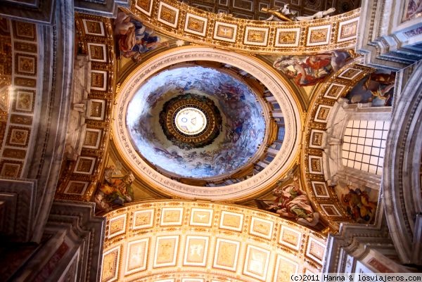 Interior de la cúpula de la Basílica de San Pedro-Roma-Italia
Interior de la cúpula principal de la Basílica de San Pedro en Roma-Italia
