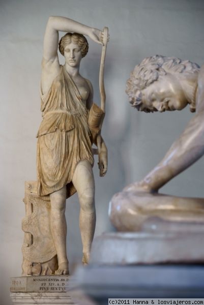 Amazona de Fidias. Museos Capitolinos Roma
Amazona de Fidias. Esta escultura esta situada en los Museos Capitolinos en Roma
