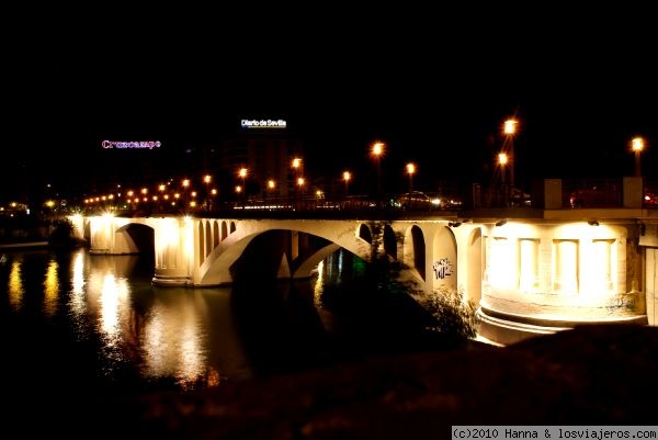 Puente Sevilla
Puente de Sevilla, me gusta más este puente que el de Triana, para mi es más bonito
