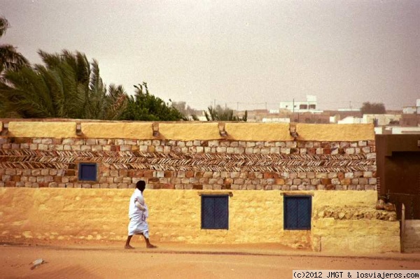 Chinguetti. Mauritania
Paseando por las calles de Chinguetti, Adrar mauritano.
