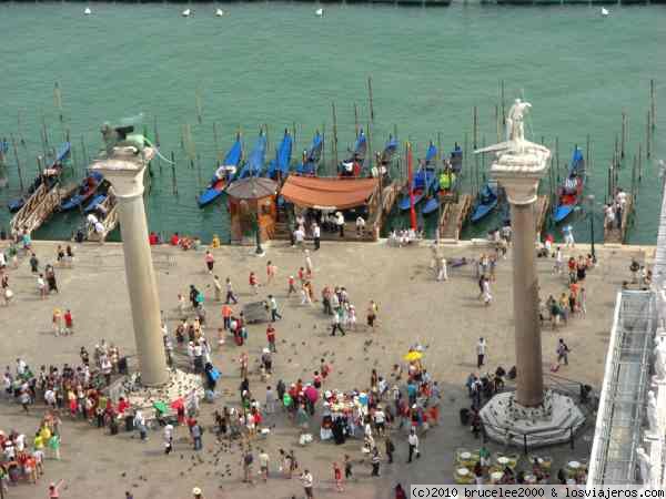 COLUMNAS D SAN MARCO Y SAN TEODORO - VENECIA
Vista en alzado de las columnas que est'an enfrente del Bacino.
