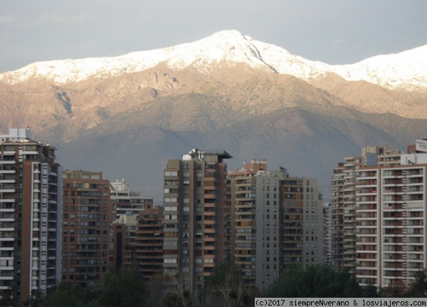 Santiago invernal en Junio
Vista a la Cordillera de los Andes desde mi ventana en Las Condes
