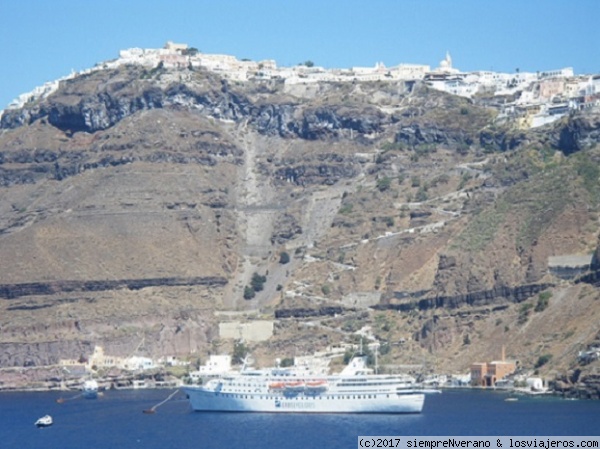 SANTORINI
Santorini desde el crucero en la caldera
