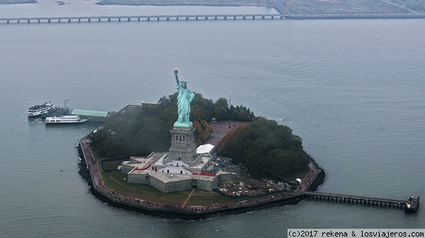 Estatua de la libertad
Sobrevolando Nueva York
