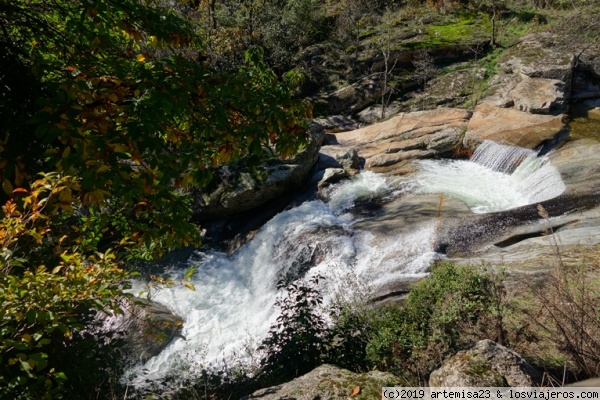 EXTREMADURA SORPRENDENTE.
Si no conoces Extremadura, ¿esperarías encontrar algo así en la provincia de Cáceres? Pues sí, existe. Y no es la única cascada así de sorprendente. Está en Garganta la Olla.
