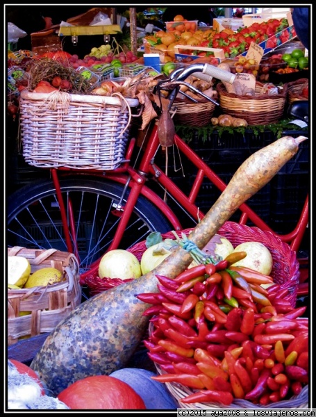 EXPLOSION HORTICOLA
Colorido puesto de fruta y verdura en Campo di Fiori - ROMA
