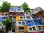 VIVIENDO EN UN ARCO IRIS
VIVIENDO, ARCO, IRIS, CASAS, HUNDERTWASSER, VIENA, Suelos, ondulados, crecen, dentro, habitaciones, salen, ventanas, explosión, colores, así, imaginación, este, pintor