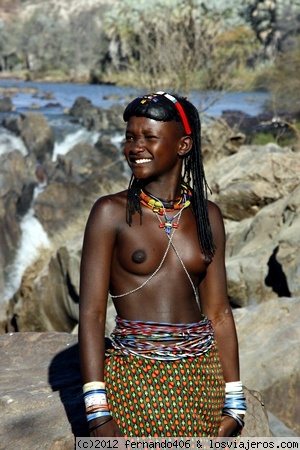 Himba.
cataratas Epupa están en la frontera entre Namibia y Angola, en tierra de los Himba.

