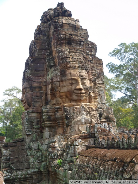 Templo Bayon ,templo de las caras sonrientes.
El Bayon es el templo más emblemático de Angkor en Siem Reap, Cambodia. Es el que tiene las simpáticas caras sonriéndotes.
