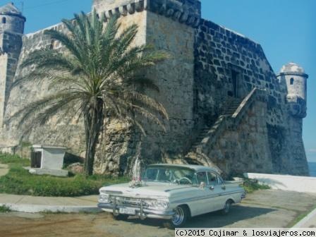 El Castillito de Cojimar en La Habana,Cuba
El Castillito de Cojimar esta en Habana del Este,La Habana,Cuba.Cojimar es un pueblo de los pescadores.Aqui estaba pescando el escritor Hemingway con sus amigos.En Cojimar esta tambien el restaurante La Terraza donde pueden ver la mesa de Hemingway donde estaba mucho tiempo con sus amigos.
