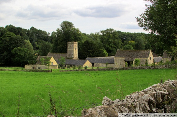 Coln Rogers, Cotswolds
La aldea de Coln Rogers, Gloucestershire, junto al río Coln, en la región de los Cotswolds, tiene una bonita iglesia sajona.
