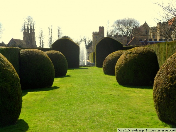 Penshurst Place & Gardens
La gran mansión y los jardines de Penshurst fueron construídos en el siglo XIV y se encuentran cerca de la ciudad de Tonbridge, en Kent
