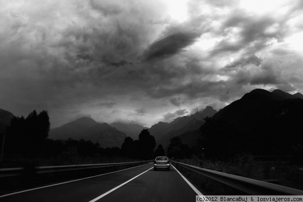 Road trip crossing The Alps
salida de Italia
