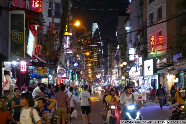 Ho Chi Minh - Barrio mochilero de noche
Ho Chi Minh - Barrio mochilero de noche
