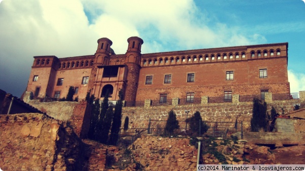 Castillo de Illueca
Castillo-Palacio donde vivió el Papa Luna en Illueca.
