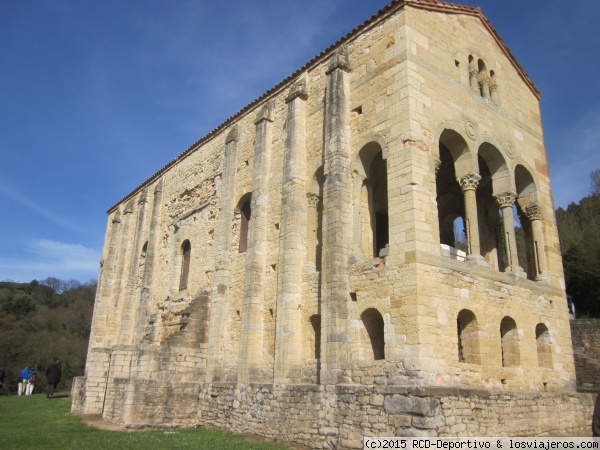 Santa María del NAranco
Joya del arte miundial, formando parte del prerrómanico asturiano.
