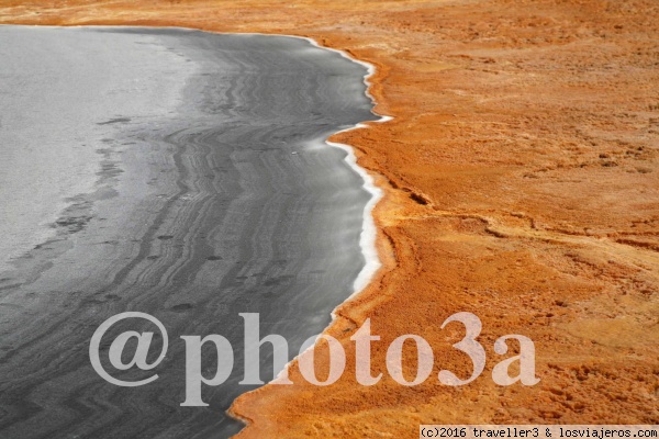 Lago de Agua Negra
Lago de Agua negra en el Dallol ( depresion del Danakil) Etiopia  Es un lago de Acido sulfurico en mitad del desierto .
