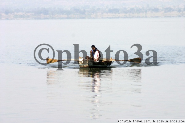 Pescador junto al lago Awash
Pescador en el lago Awash
