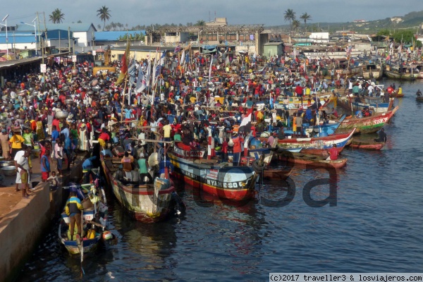 Puerto de Elmina
Barcos en el puerto de Elmina a primera hora de la mañana
