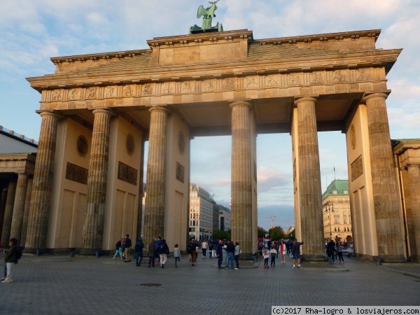 Berlín. Puerta de Brandemburgo
Berlín. Puerta de Brandemburgo
