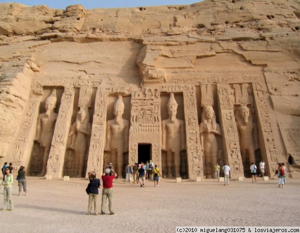 Templo de Nefertari
Templo dedicado a Nefertari, esposa del faraón Ramsés II, ubicado en Abu Simbel
