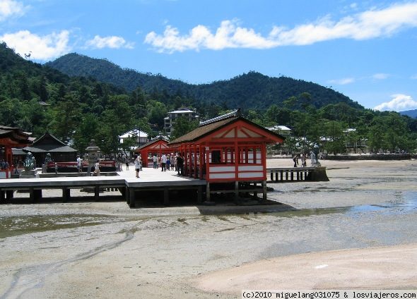 Santuario Itsukushima
Santuario Itsukushima de la isla de Miyajima. Pierde espectacularidad con marea baja
