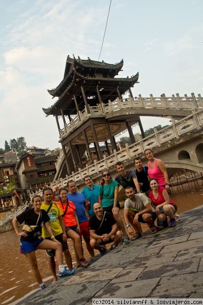 Fenghuang
Pagoda en el puente sobre el río
