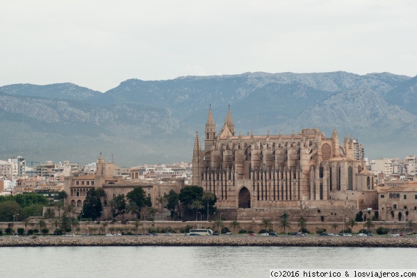 Catedral de Palma de Mallorca
Vista de la catedral de Palma de Mallorca desde el balcón del camarote 9135 del Diadema
