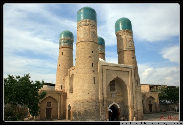 Madrasa Chor Minor, Bukhara.
Chor Minor significa 