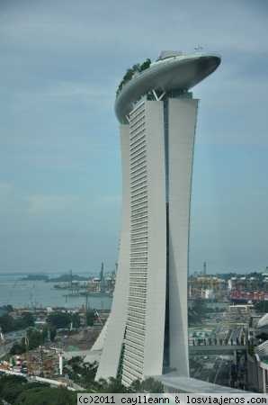 Marina Bay Sands
La última excentricidad arquitectónica de Singapur.
