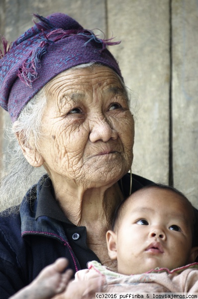 La abuela Mao
Abuela con su nieta, tribu Hmong, Sapa-Vietnam
