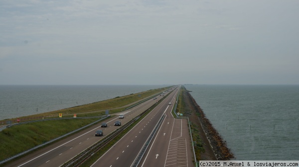 Afsluitdijk
Autopista sobre el dique Afsluitdijk
