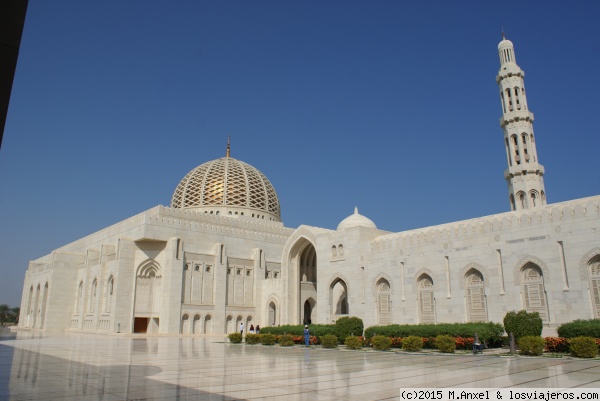 Gran Mezquita Sultán Qaboos. Mascate.
Imagen parcial de la Gran Mezquita Sultán Qaboos en Mascate
