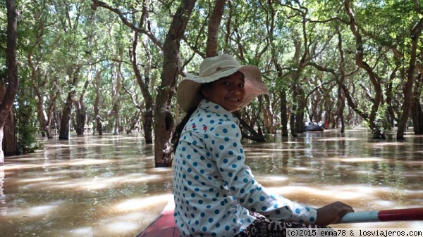 Bosque flotante de Kampong Plug, Siem Reap, Camboya
Barquera que realiza los paseos por el bosque flotante de Kampong Plug, Siem Reap, Camboya.
