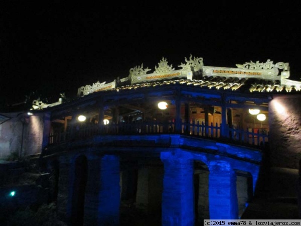 Puente japones, Hoi An, Vientnam
Puente japonés iluminado de noche, Hoi An, Vietnam
