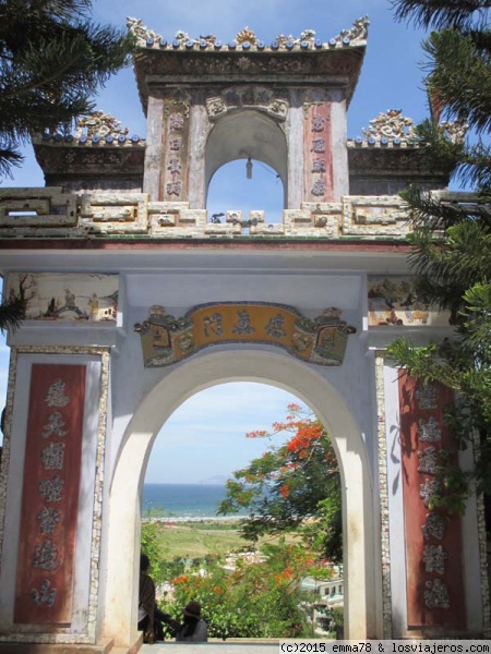 Arco de entrada de las montañas de mármol, Da Nang, Vietnam
Arco de entrada de las montañas de mármol, Da Nang, Vietnam
