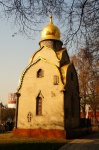 La iglesia en el territorio de Monasterio Novodevichiy en Moscú