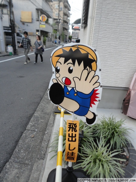 Stop
Cartel frente a un colegio en Tokyo
