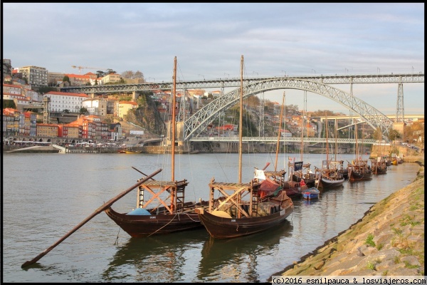 Ravelos en el Douro (Porto)
Atardecer en Vilanova de Gaia junto a los ravelos y como fondo La Ribeira
