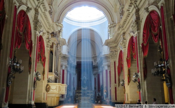 Duomo di San Giorgio
Interior Duomo di San Giorgio, y unos magníficos rayos de sol
