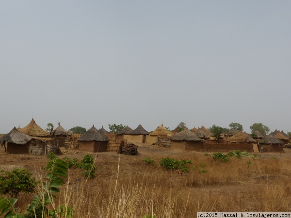 Pueblo del Extremo Norte de Camerun
Uno de los muchos pueblos de arquitectura tradicional del norte de Camerun
