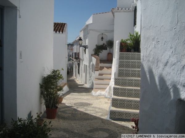 FRIGILIANA-10-6-2009-MALAGA
Precioso pueblo blanco de Andalucía
