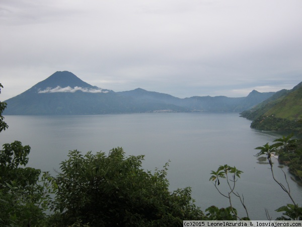 lago Atitlan el mas lindo del mundo
uno de los lagos mas lindos del mundo rodeado por tres volcanes y docre publosmayas
