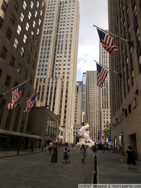 Calle Rockefeller Plaza, patriótica como todas
Al lado estaba una tienda de Nintendo muy chula
