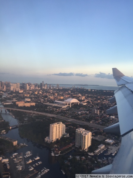 Vistas de Miami
Vistas de Miami desde el avión cuando empieza a aproximarse para el aterrizaje
