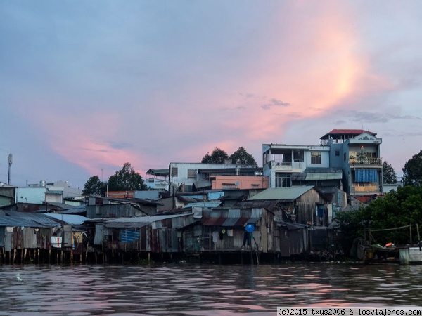 Casas sobre el Mekong
Casas sobre el Mekong
